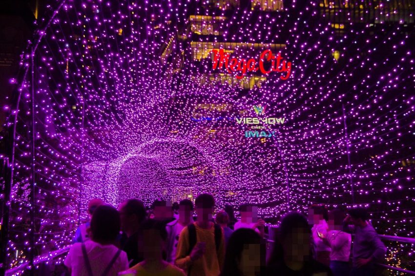 【活動.台北】2018新北市歡樂耶誕城~玩樂攻略看這裡,航向宇宙四大星系燈區,好美好拍、好玩有趣