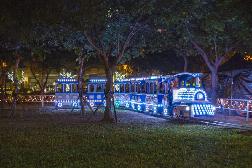 【活動.台北】2018新北市歡樂耶誕城~玩樂攻略看這裡,航向宇宙四大星系燈區,好美好拍、好玩有趣