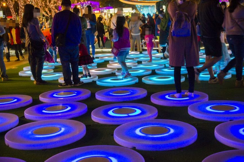 【活動.台北】2018新北市歡樂耶誕城~玩樂攻略看這裡,航向宇宙四大星系燈區,好美好拍、好玩有趣