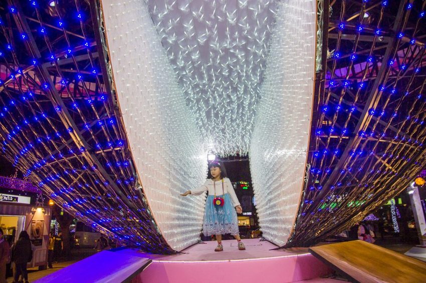 【活動.台北】2018新北市歡樂耶誕城~玩樂攻略看這裡,航向宇宙四大星系燈區,好美好拍、好玩有趣