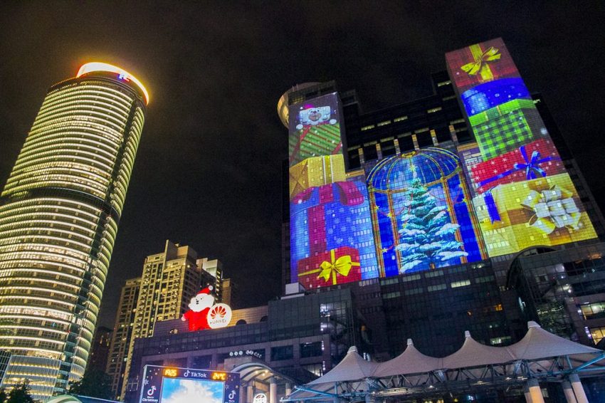 【活動.台北】2018新北市歡樂耶誕城~玩樂攻略看這裡,航向宇宙四大星系燈區,好美好拍、好玩有趣