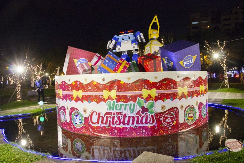 【活動.台北】2018新北市歡樂耶誕城~玩樂攻略看這裡,航向宇宙四大星系燈區,好美好拍、好玩有趣