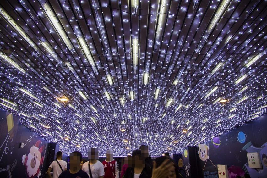 【活動.台北】2018新北市歡樂耶誕城~玩樂攻略看這裡,航向宇宙四大星系燈區,好美好拍、好玩有趣