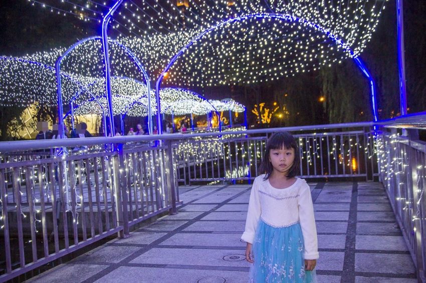 【活動.台北】2018新北市歡樂耶誕城~玩樂攻略看這裡,航向宇宙四大星系燈區,好美好拍、好玩有趣