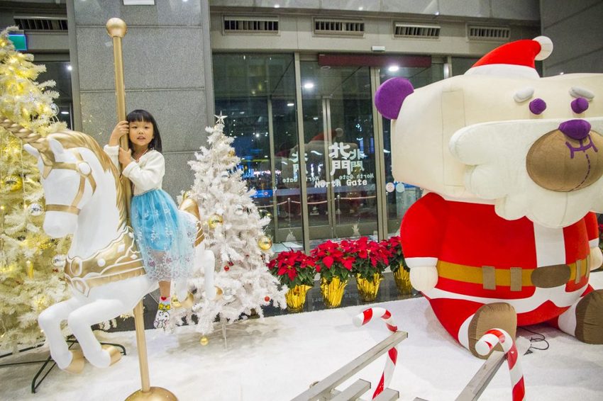 【活動.台北】2018新北市歡樂耶誕城~玩樂攻略看這裡,航向宇宙四大星系燈區,好美好拍、好玩有趣