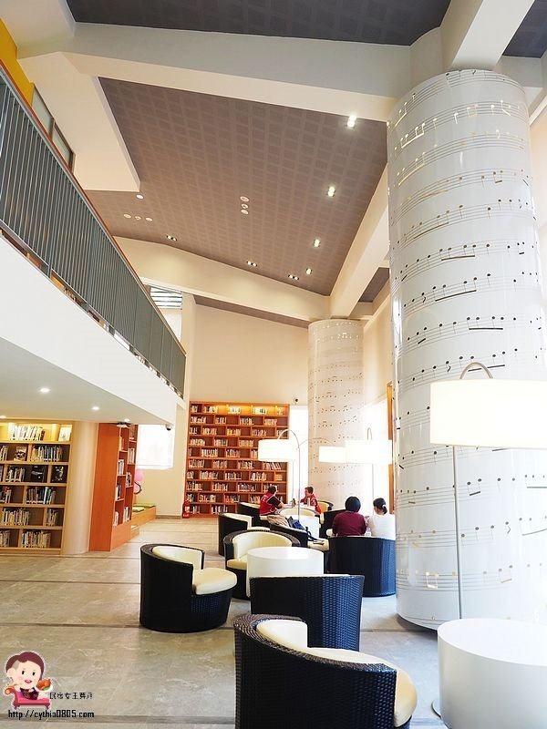 桃園龍潭景點-龍潭圖書館-桃園最大的圖書館,用音樂做主題,帶著孩子來看書吧!!! @民宿女王芽月-美食.旅遊.全台趴趴走