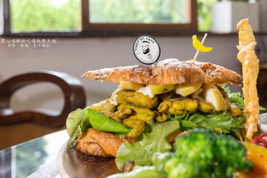 台南北區︱堤貝街咖啡&彩色菠菠台南館　秘巷裡的馥郁咖啡香、現點現採極鮮蔬菜；府城老屋裡，溫暖味蕾、填飽脾胃的輕食咖啡館！