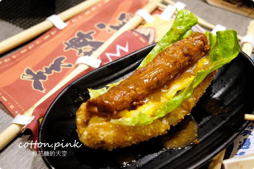 逢甲獨家美食!只有逢甲吃得到的炸黑輪-黑輪美~大推香酥無骨豬佐私房黃金泡菜! - 棉花糖的天空