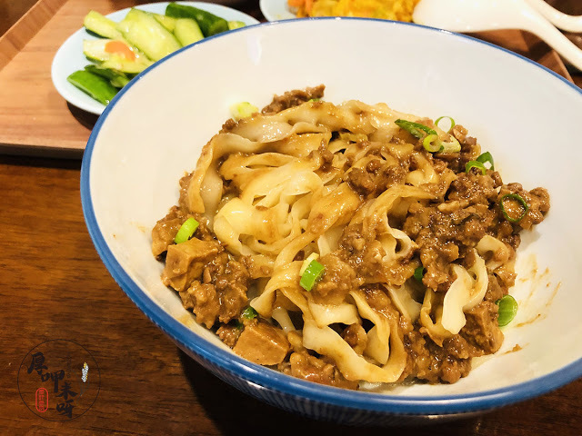 【厚呷米呀│新北板橋】好麵好(GOODLESEVERYDAY) 一碗好麵好好吃/板橋光正特色美食一條街/店花#炸醬麵店草#牛肉麵給你好看/文青風裝潢放鬆享受好麵好 近捷運藍線板橋站/板橋火車站