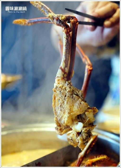 【台北火鍋】超可愛小熊泡湯! 圓味涮涮鍋．大份量肉盤、大貝里斯龍蝦，必點美味!