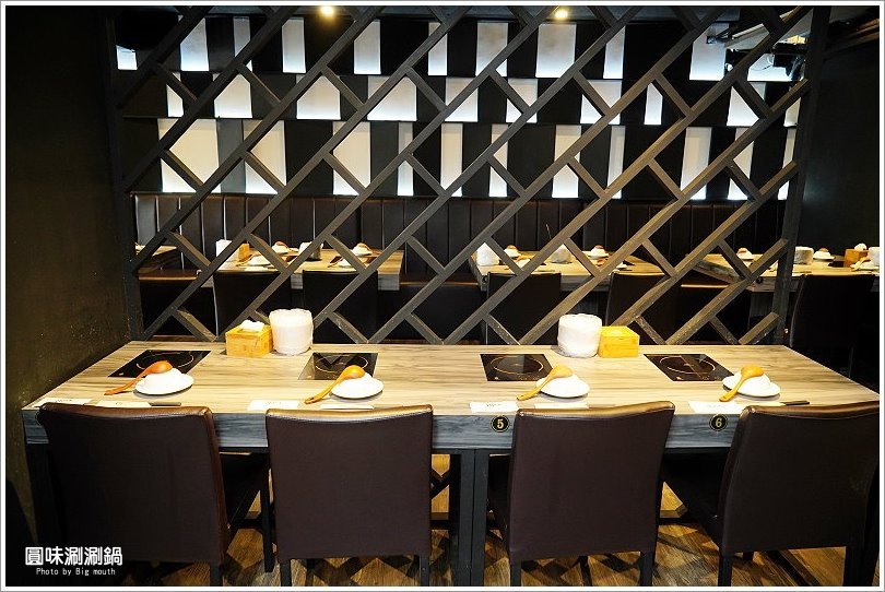 【台北火鍋】超可愛小熊泡湯! 圓味涮涮鍋．大份量肉盤、大貝里斯龍蝦，必點美味!