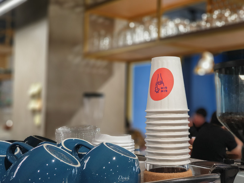 source: imgur.com 台北中正|GinGin Coffee Company-長頸鹿藏在咖啡館裡,平價咖啡館擄獲少女心