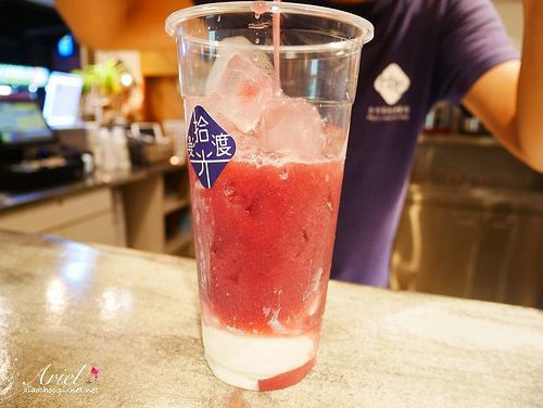 【台南美食】漫渡拾光-西門店 溫馨派開放式裝潢 ‖ 攝影師風格的浪漫飲品 ❤ 逛街累了就來杯療育飲品吧