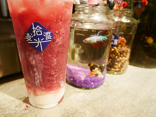 【台南美食】漫渡拾光-西門店 溫馨派開放式裝潢 ‖ 攝影師風格的浪漫飲品 ❤ 逛街累了就來杯療育飲品吧