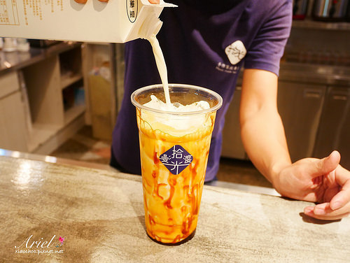 【台南美食】漫渡拾光-西門店 溫馨派開放式裝潢 ‖ 攝影師風格的浪漫飲品 ❤ 逛街累了就來杯療育飲品吧