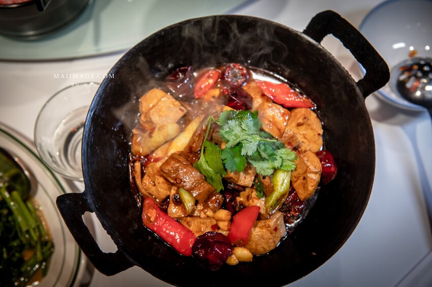 2022新春賀歲最好逛『大江購物中心』,虎力全開送鈔大,桃園青埔美食最齊全,全年免費停車!