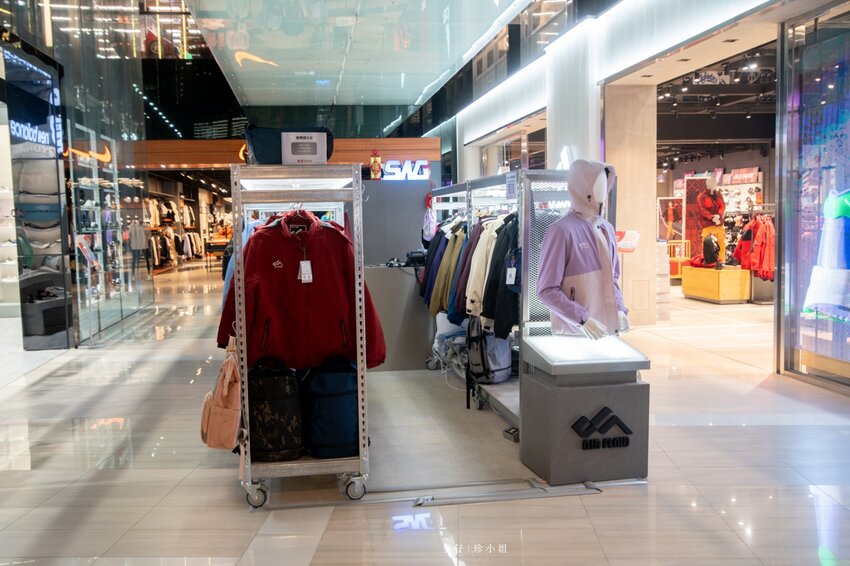 2022新春賀歲最好逛『大江購物中心』,虎力全開送鈔大,桃園青埔美食最齊全,全年免費停車!