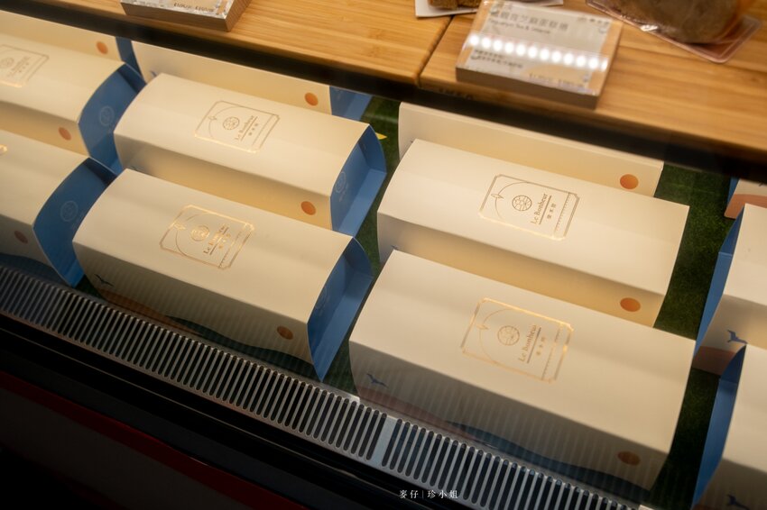 2022新春賀歲最好逛『大江購物中心』,虎力全開送鈔大,桃園青埔美食最齊全,全年免費停車!