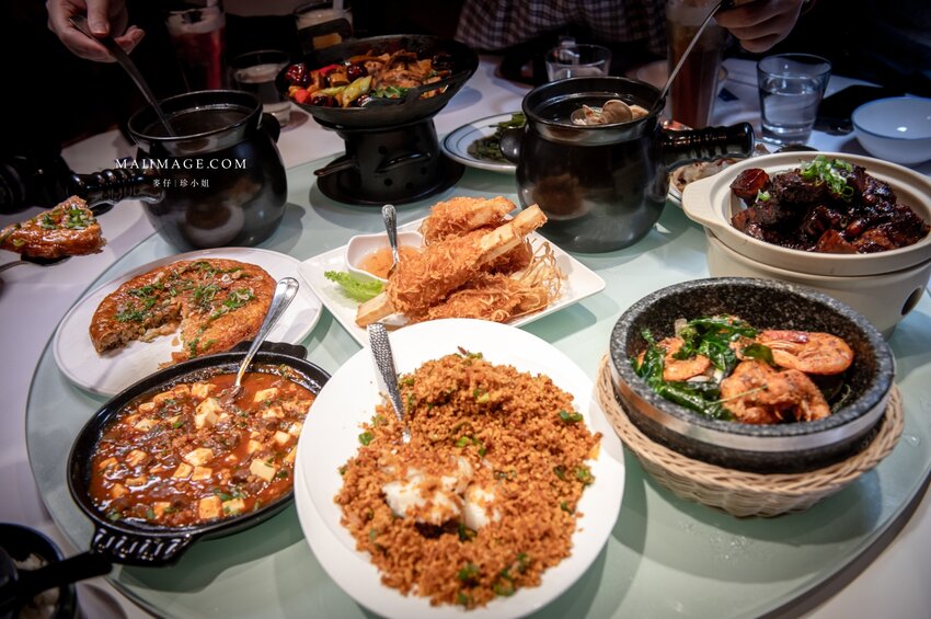 2022新春賀歲最好逛『大江購物中心』,虎力全開送鈔大,桃園青埔美食最齊全,全年免費停車!