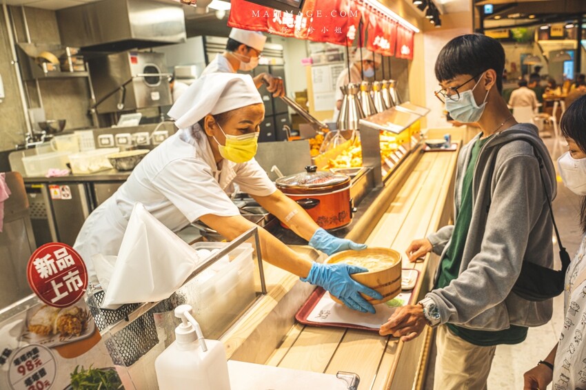 野餐模式啟動！森林系購物商城在大江購物中心，桃園青埔必訪大江購物中心2022春夏裝置藝術亮點滿滿，甜點輕