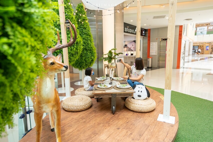 野餐模式啟動！森林系購物商城在大江購物中心，桃園青埔必訪大江購物中心2022春夏裝置藝術亮點滿滿，甜點輕