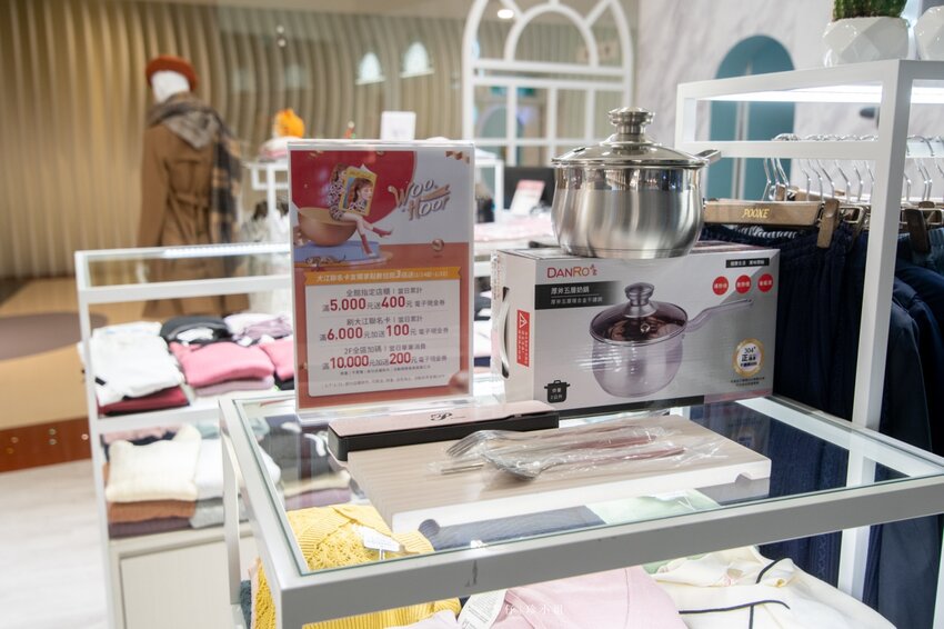 2022新春賀歲最好逛『大江購物中心』,虎力全開送鈔大,桃園青埔美食最齊全,全年免費停車!