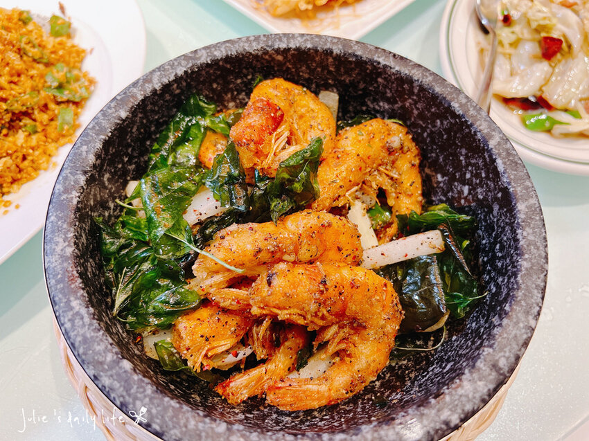 賀歲祭來大江，逛一整天都不夠，桃園青埔美食綠洲，好吃好玩又滿足，快來大江購物中心沾沾春節喜氣！