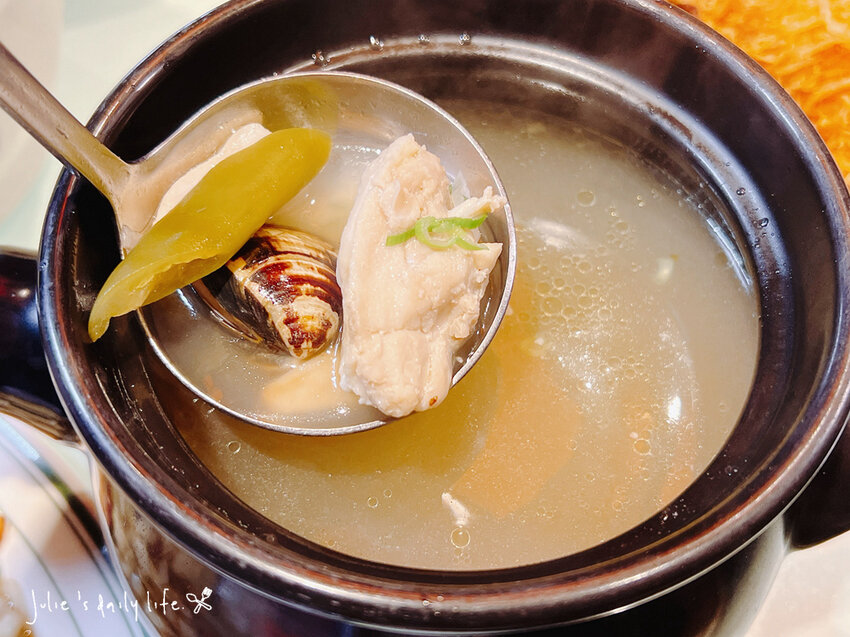 賀歲祭來大江，逛一整天都不夠，桃園青埔美食綠洲，好吃好玩又滿足，快來大江購物中心沾沾春節喜氣！