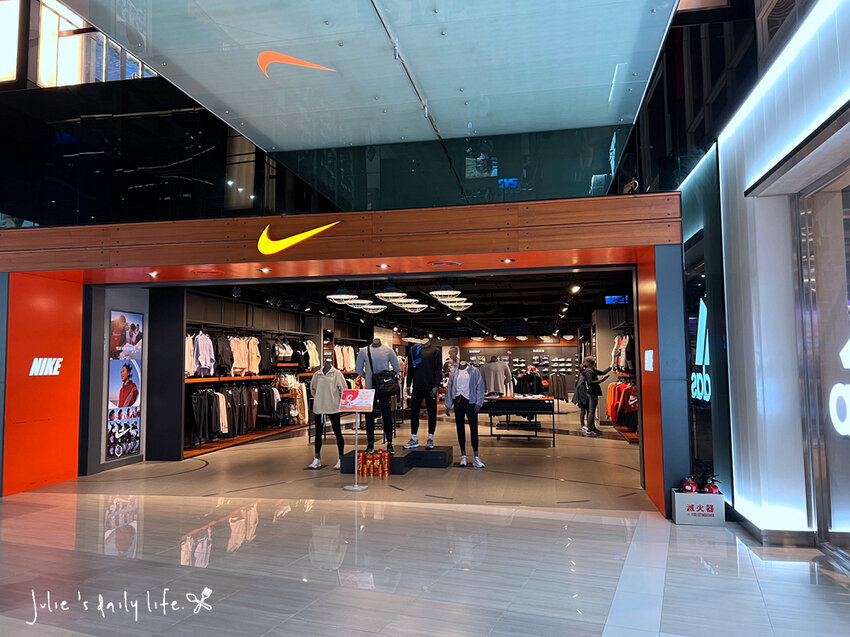 賀歲祭來大江，逛一整天都不夠，桃園青埔美食綠洲，好吃好玩又滿足，快來大江購物中心沾沾春節喜氣！