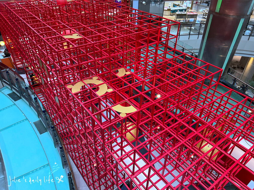 賀歲祭來大江，逛一整天都不夠，桃園青埔美食綠洲，好吃好玩又滿足，快來大江購物中心沾沾春節喜氣！