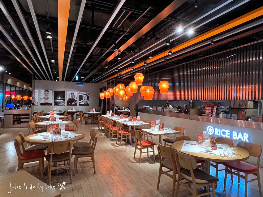 賀歲祭來大江，逛一整天都不夠，桃園青埔美食綠洲，好吃好玩又滿足，快來大江購物中心沾沾春節喜氣！