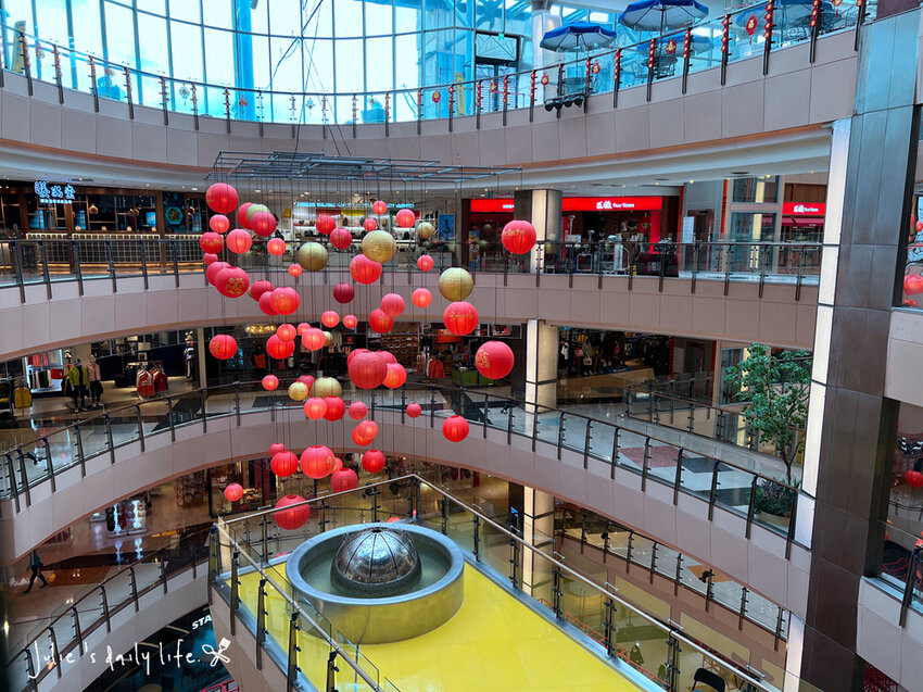 賀歲祭來大江，逛一整天都不夠，桃園青埔美食綠洲，好吃好玩又滿足，快來大江購物中心沾沾春節喜氣！