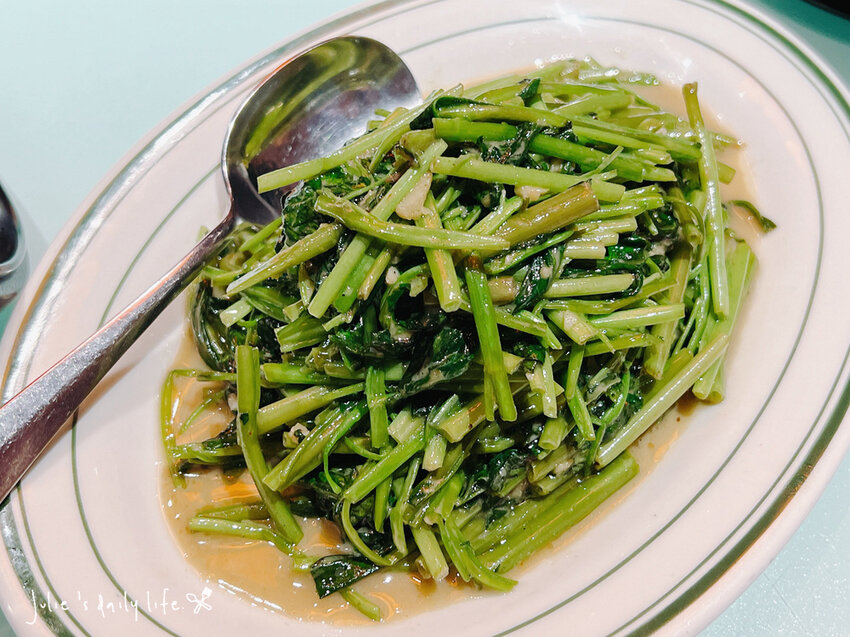 賀歲祭來大江，逛一整天都不夠，桃園青埔美食綠洲，好吃好玩又滿足，快來大江購物中心沾沾春節喜氣！
