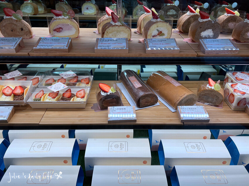 賀歲祭來大江，逛一整天都不夠，桃園青埔美食綠洲，好吃好玩又滿足，快來大江購物中心沾沾春節喜氣！