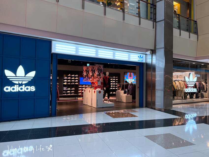 賀歲祭來大江，逛一整天都不夠，桃園青埔美食綠洲，好吃好玩又滿足，快來大江購物中心沾沾春節喜氣！