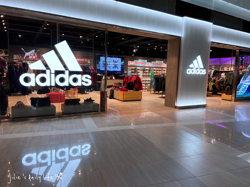 賀歲祭來大江，逛一整天都不夠，桃園青埔美食綠洲，好吃好玩又滿足，快來大江購物中心沾沾春節喜氣！