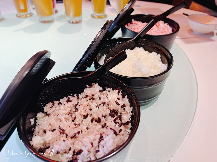 賀歲祭來大江，逛一整天都不夠，桃園青埔美食綠洲，好吃好玩又滿足，快來大江購物中心沾沾春節喜氣！