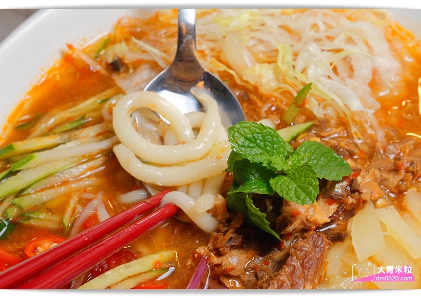 瘦仔林叻沙,道地馬來西亞風味x網美打卡店！檳城亞參叻沙,辣死你媽椰漿飯,香濃蝦湯頭~有夠正點,台北市民大道美食,台北叻沙推薦, - 大胃米粒 DAVID & MILLY