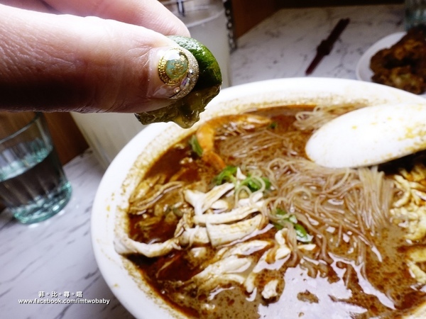 瘦仔林叻沙：捷運忠孝復興站美食 瘦仔林叻沙laksa 來自馬來西亞料理主廚 享受道地南洋美食免出國 網美IG打卡新熱點！