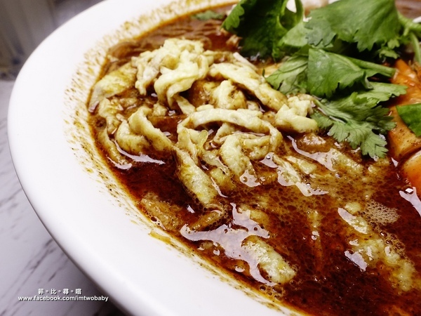 瘦仔林叻沙：捷運忠孝復興站美食 瘦仔林叻沙laksa 來自馬來西亞料理主廚 享受道地南洋美食免出國 網美IG打卡新熱點！