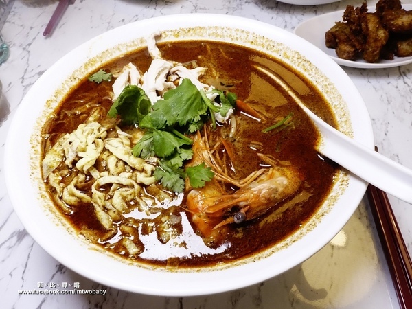 瘦仔林叻沙：捷運忠孝復興站美食 瘦仔林叻沙laksa 來自馬來西亞料理主廚 享受道地南洋美食免出國 網美IG打卡新熱點！