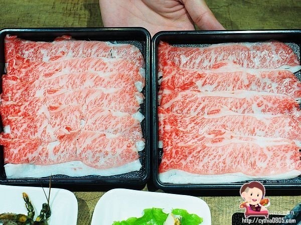 桃園經國路美食-祥富水產桃園店-海鮮火鍋超市來啦~單點火鍋的食材，比全聯還便宜的價格啊!!!! (邀約) @民宿女王芽月-美食.旅遊.全台趴趴走