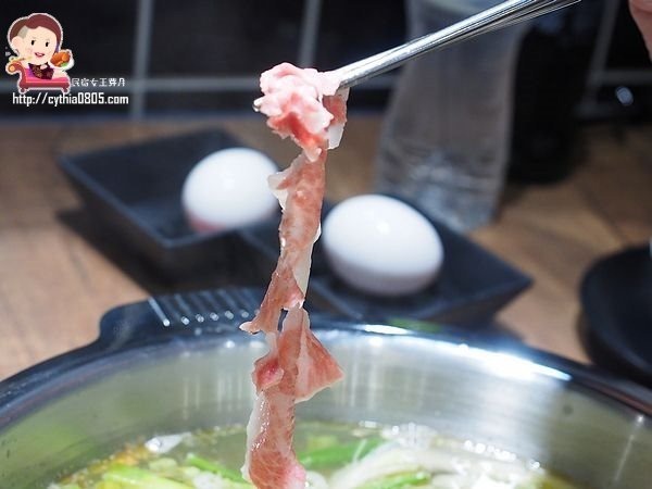 桃園經國路美食-祥富水產桃園店-海鮮火鍋超市來啦~單點火鍋的食材，比全聯還便宜的價格啊!!!! (邀約) @民宿女王芽月-美食.旅遊.全台趴趴走