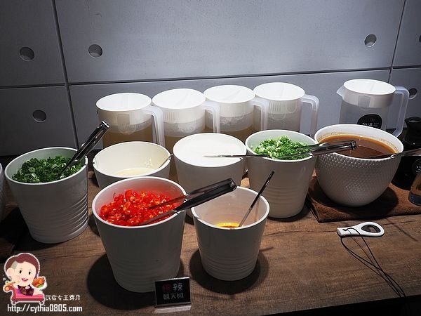 桃園經國路美食-祥富水產桃園店-海鮮火鍋超市來啦~單點火鍋的食材，比全聯還便宜的價格啊!!!! (邀約) @民宿女王芽月-美食.旅遊.全台趴趴走