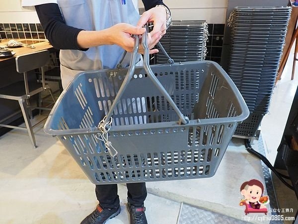 桃園經國路美食-祥富水產桃園店-海鮮火鍋超市來啦~單點火鍋的食材，比全聯還便宜的價格啊!!!! (邀約) @民宿女王芽月-美食.旅遊.全台趴趴走