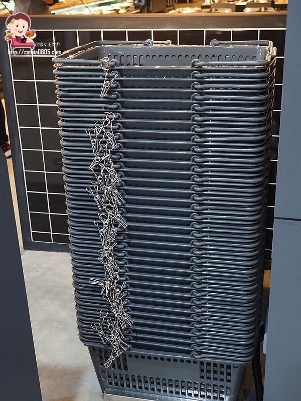 桃園經國路美食-祥富水產桃園店-海鮮火鍋超市來啦~單點火鍋的食材，比全聯還便宜的價格啊!!!! (邀約) @民宿女王芽月-美食.旅遊.全台趴趴走