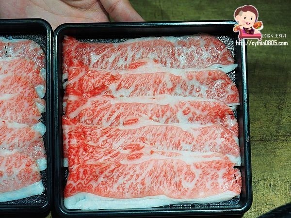 桃園經國路美食-祥富水產桃園店-海鮮火鍋超市來啦~單點火鍋的食材，比全聯還便宜的價格啊!!!! (邀約) @民宿女王芽月-美食.旅遊.全台趴趴走