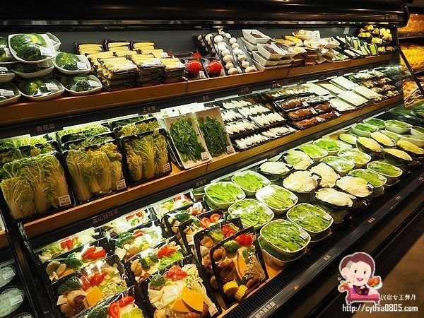 桃園經國路美食-祥富水產桃園店-海鮮火鍋超市來啦~單點火鍋的食材，比全聯還便宜的價格啊!!!! (邀約) @民宿女王芽月-美食.旅遊.全台趴趴走