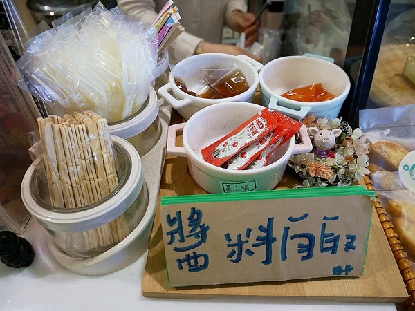 日十。2號店:日十。中華店-台南永康早午餐 南台科大附近夯店 平價味好選擇多 套餐超值不升級可惜 不早來可是要排隊唷 新菜單上市