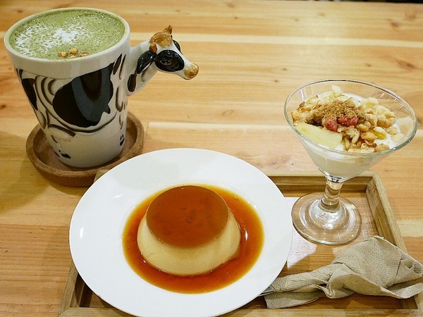 日十。2號店:日十。中華店-台南永康早午餐 南台科大附近夯店 平價味好選擇多 套餐超值不升級可惜 不早來可是要排隊唷 新菜單上市